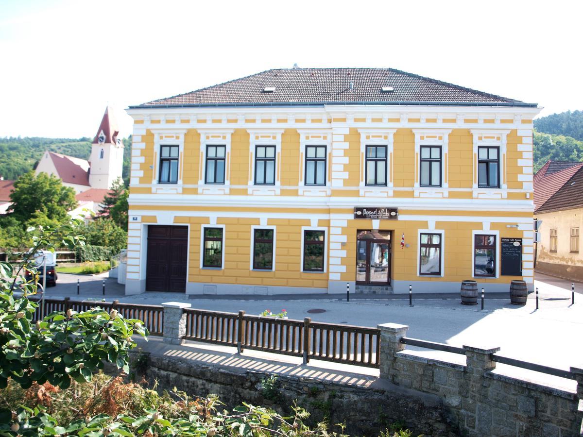 Hotel Papperl A' Pub Schönberg am Kamp Zewnętrze zdjęcie